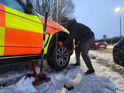 TT Mobile Tyre Fitting — emergency tyre change on a police highway vehicle in snow, West Midlands